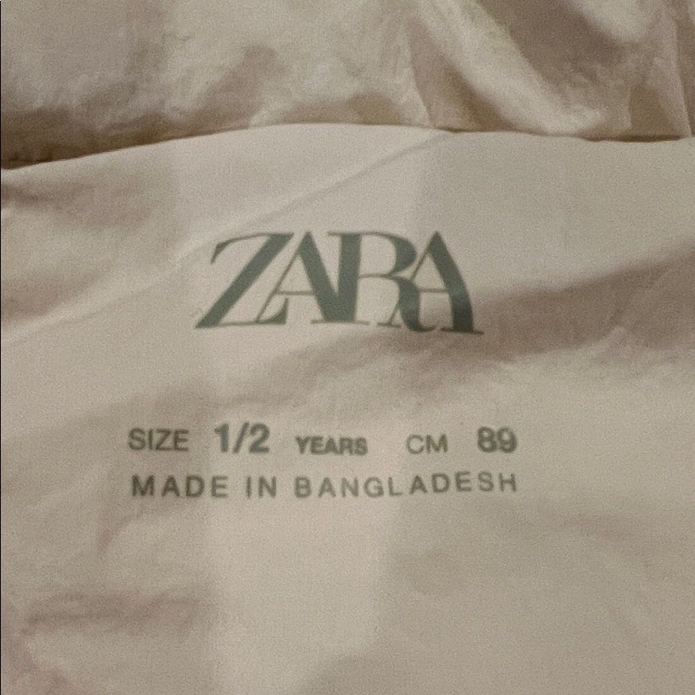 Girls Zara Cream Puffer Vest Size 1/2 Years - Picture 2 of 5